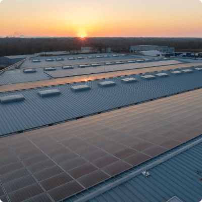 Solardach-Produktionshalle